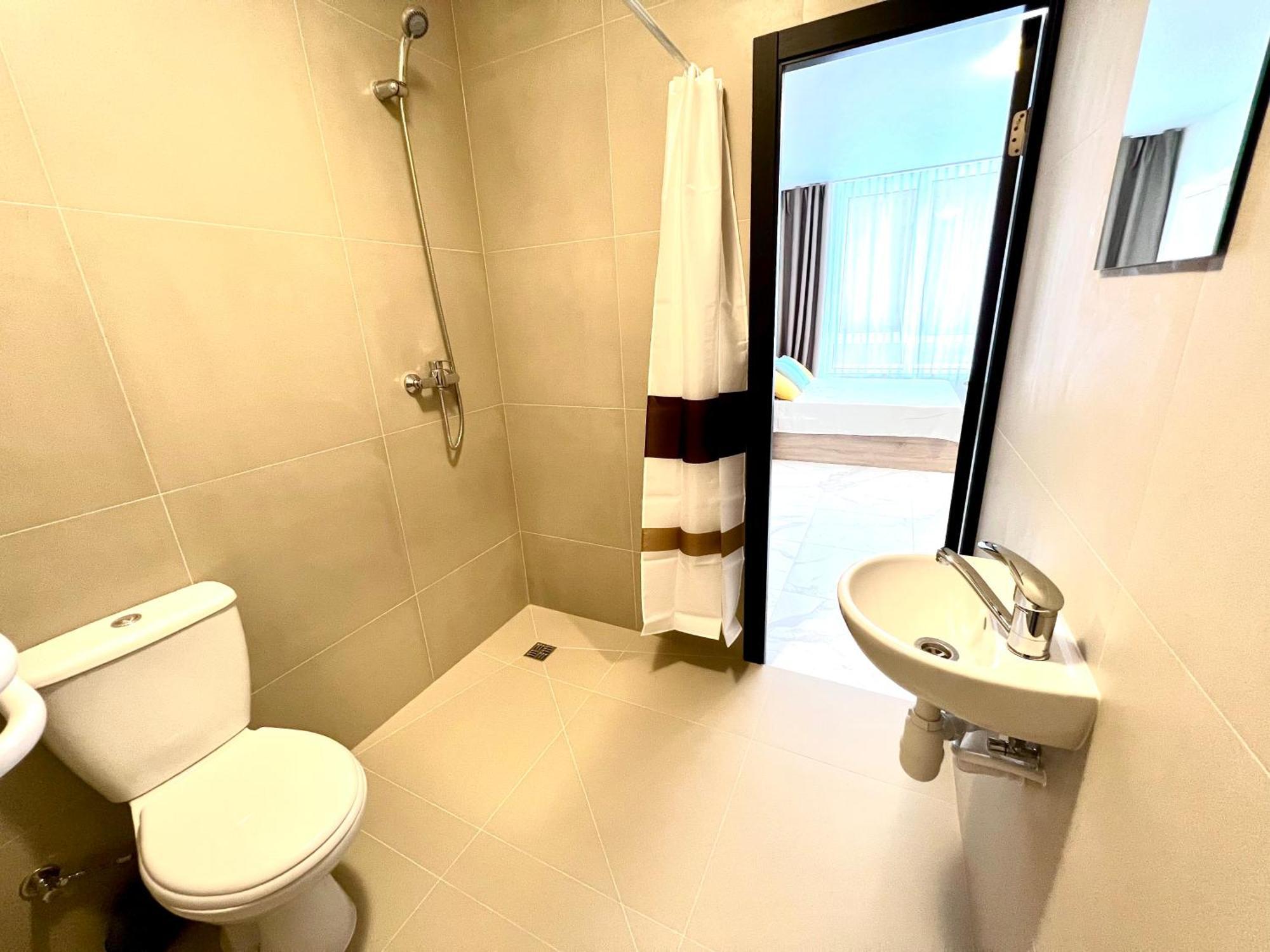 Osapart Hotel In A Complex Semycvit 3 Львов Экстерьер фото